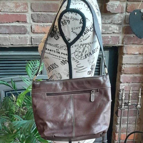 Wilson Leather Shoulder Bag - Picture 5 of 9